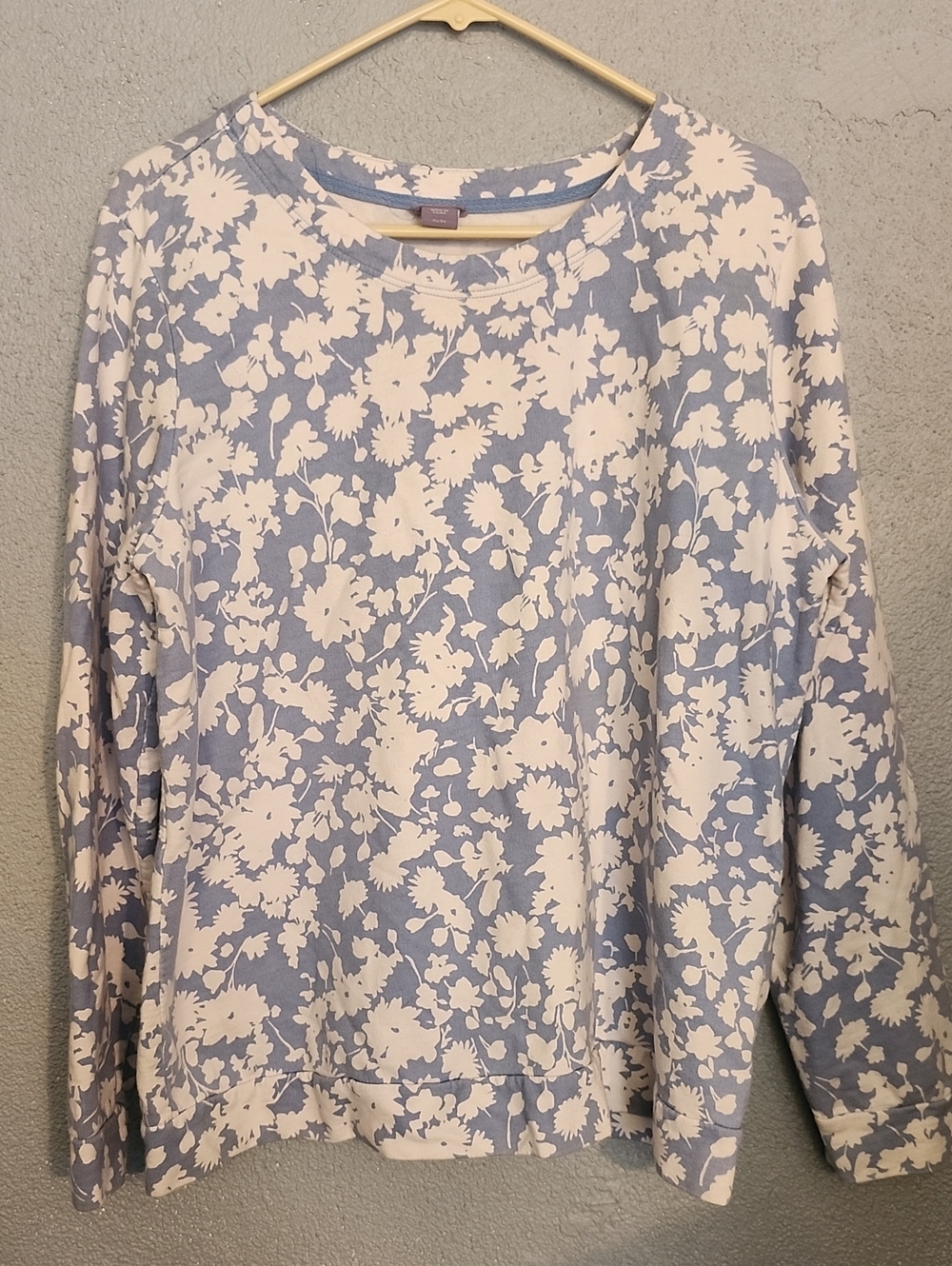 Laura Scott Blue and White Floral Knit Top